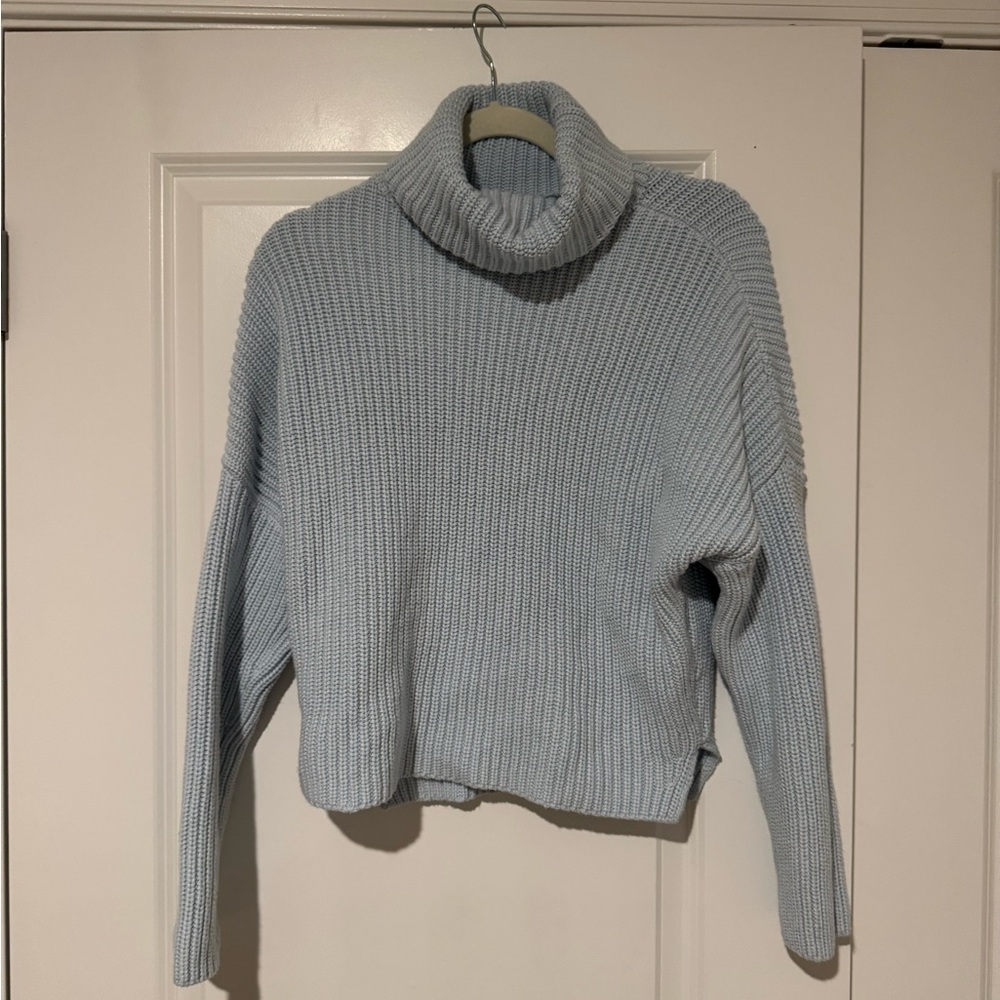 Abercrombie cropped turtle-neck sweater